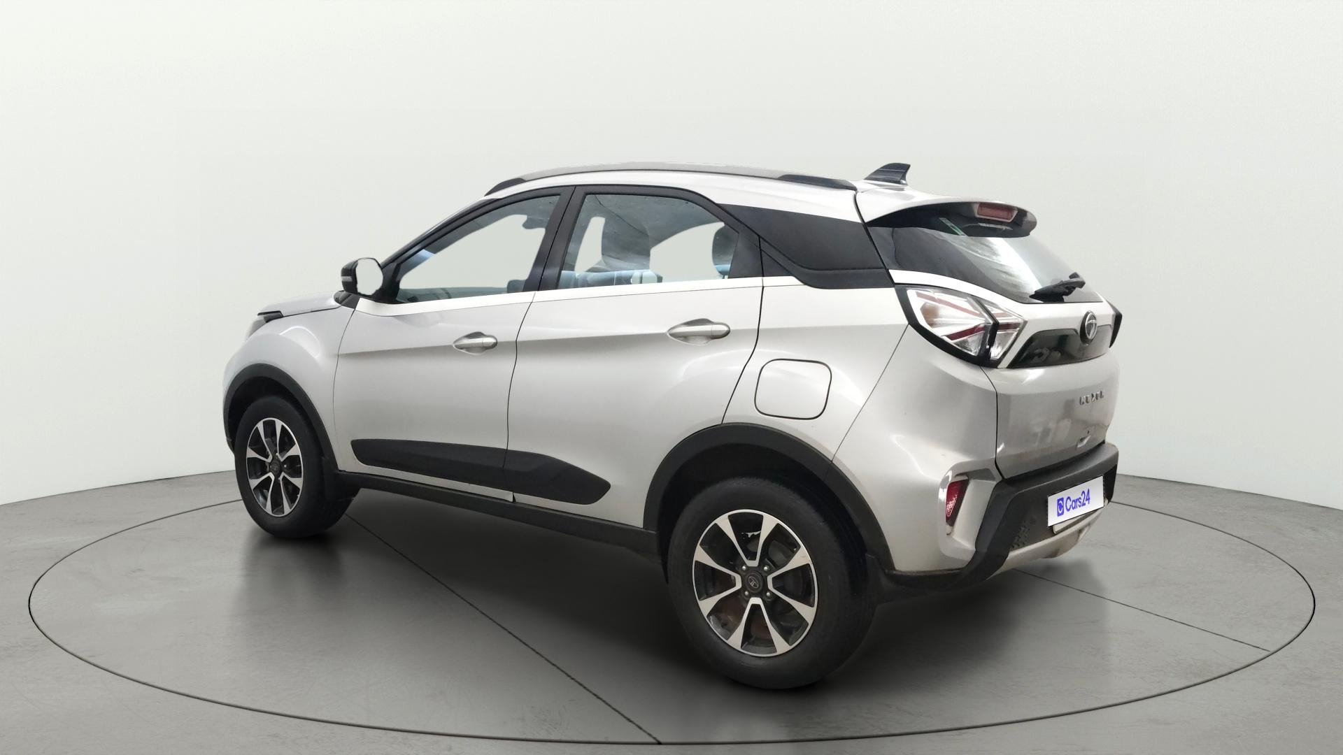 View 2021 Tata Nexon Revotorq XZA Plus (O) AMT Image 2 Used 2021 Tata Nexon Revotorq XZA Plus (O) AMT Image 2