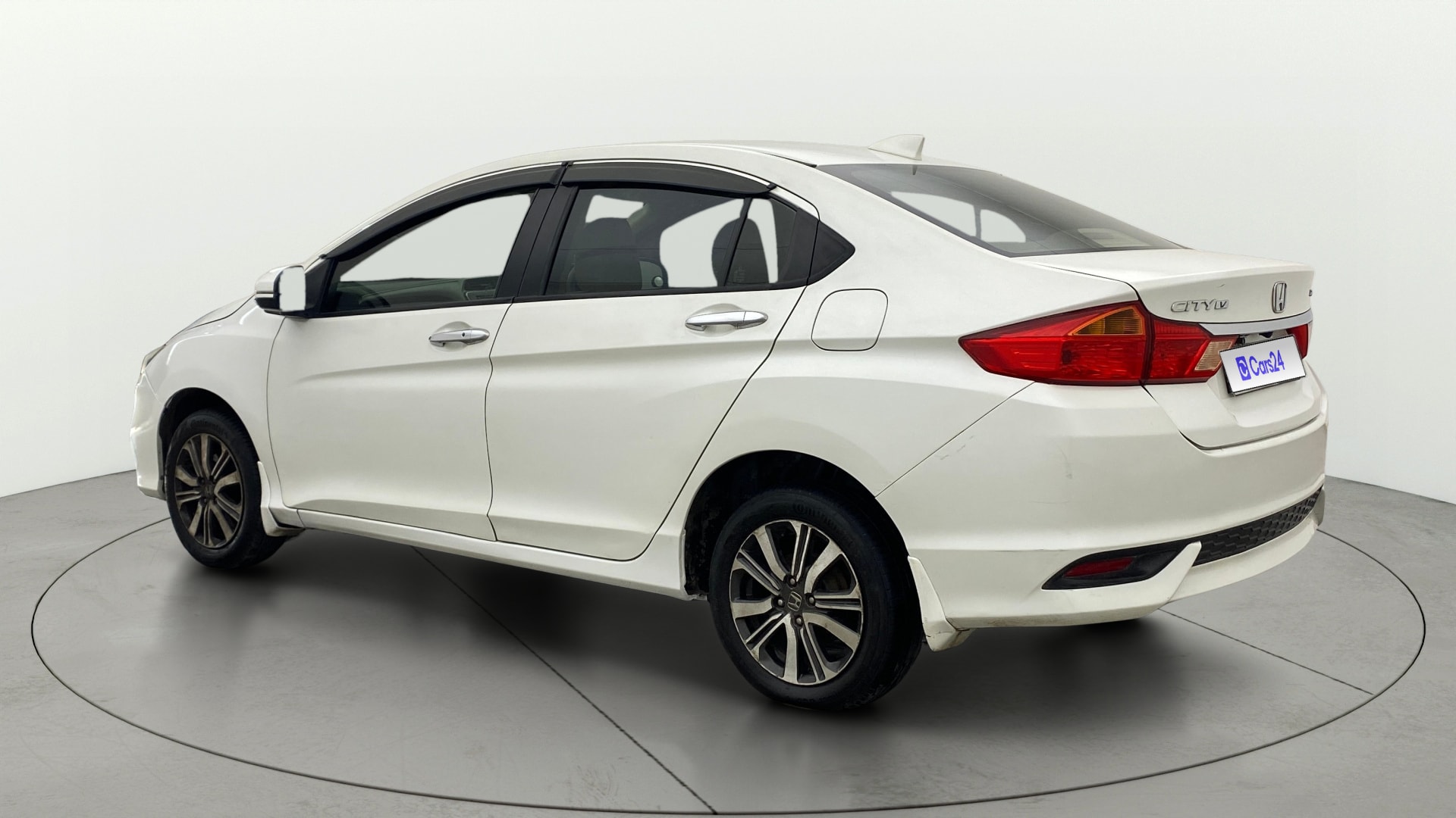 View 2019 Honda City ZX MT Diesel Anniversary Edition Image 2 Used 2019 Honda City ZX MT Diesel Anniversary Edition Image 2