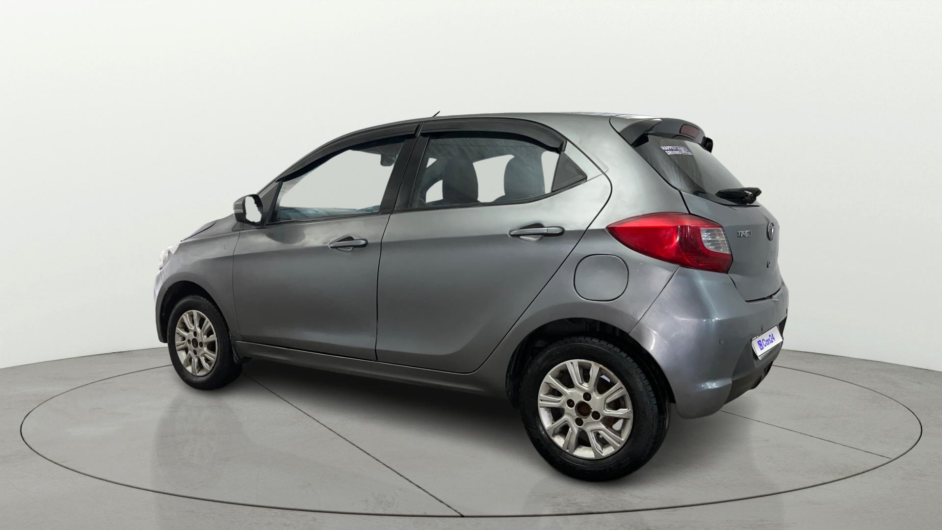 View 2018 Tata Tiago Revotorq XB Image 2 Used 2018 Tata Tiago Revotorq XB Image 2