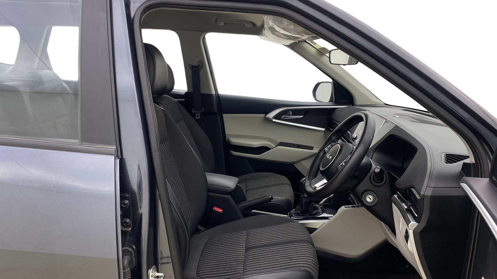 View 2023 Kia Carens Prestige 1.4 Petrol 7 STR Image 27 Used 2023 Kia Carens Prestige 1.4 Petrol 7 STR Image 27