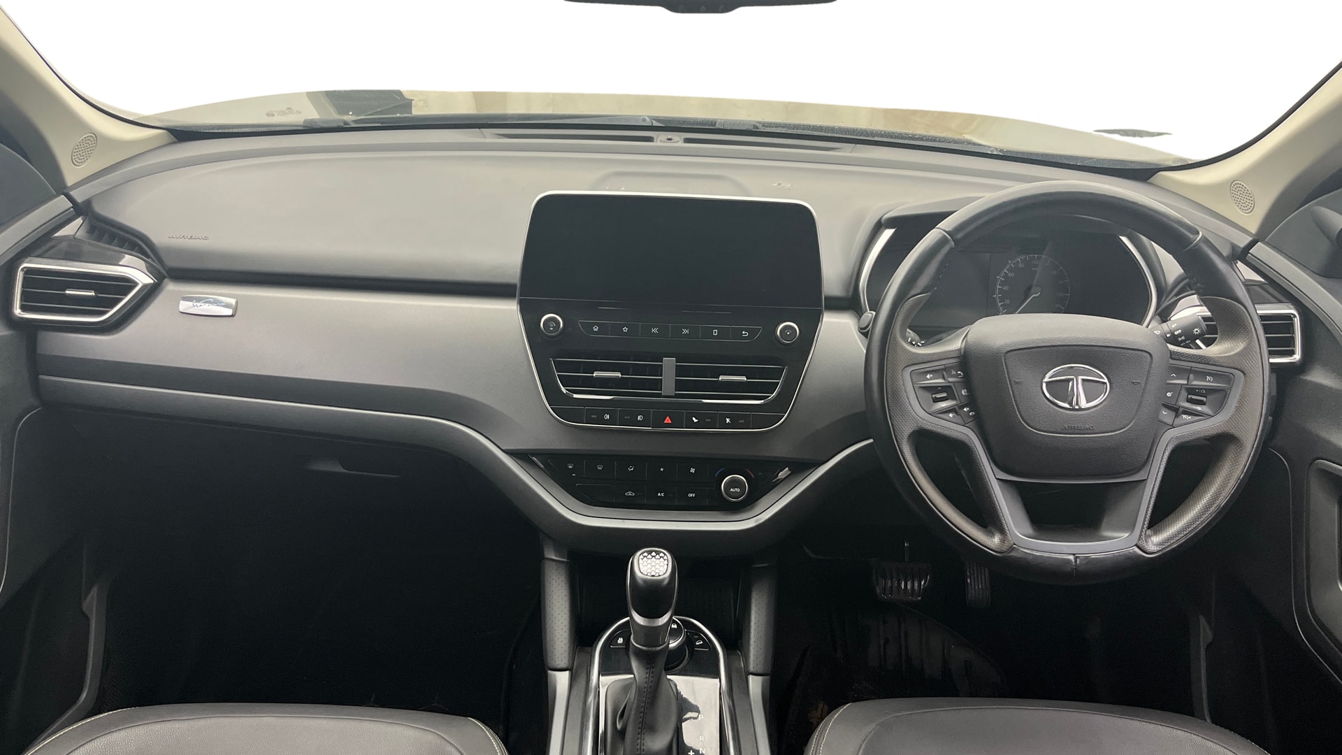 View 2021 Tata Harrier XZA Plus CAMO Edition Image 16 Used 2021 Tata Harrier XZA Plus CAMO Edition Image 16