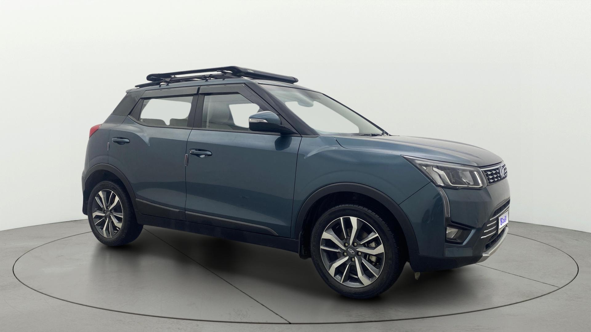 View 2021 Mahindra XUV300 W4 Petrol BS IV Image 14 Used 2021 Mahindra XUV300 W4 Petrol BS IV Image 14