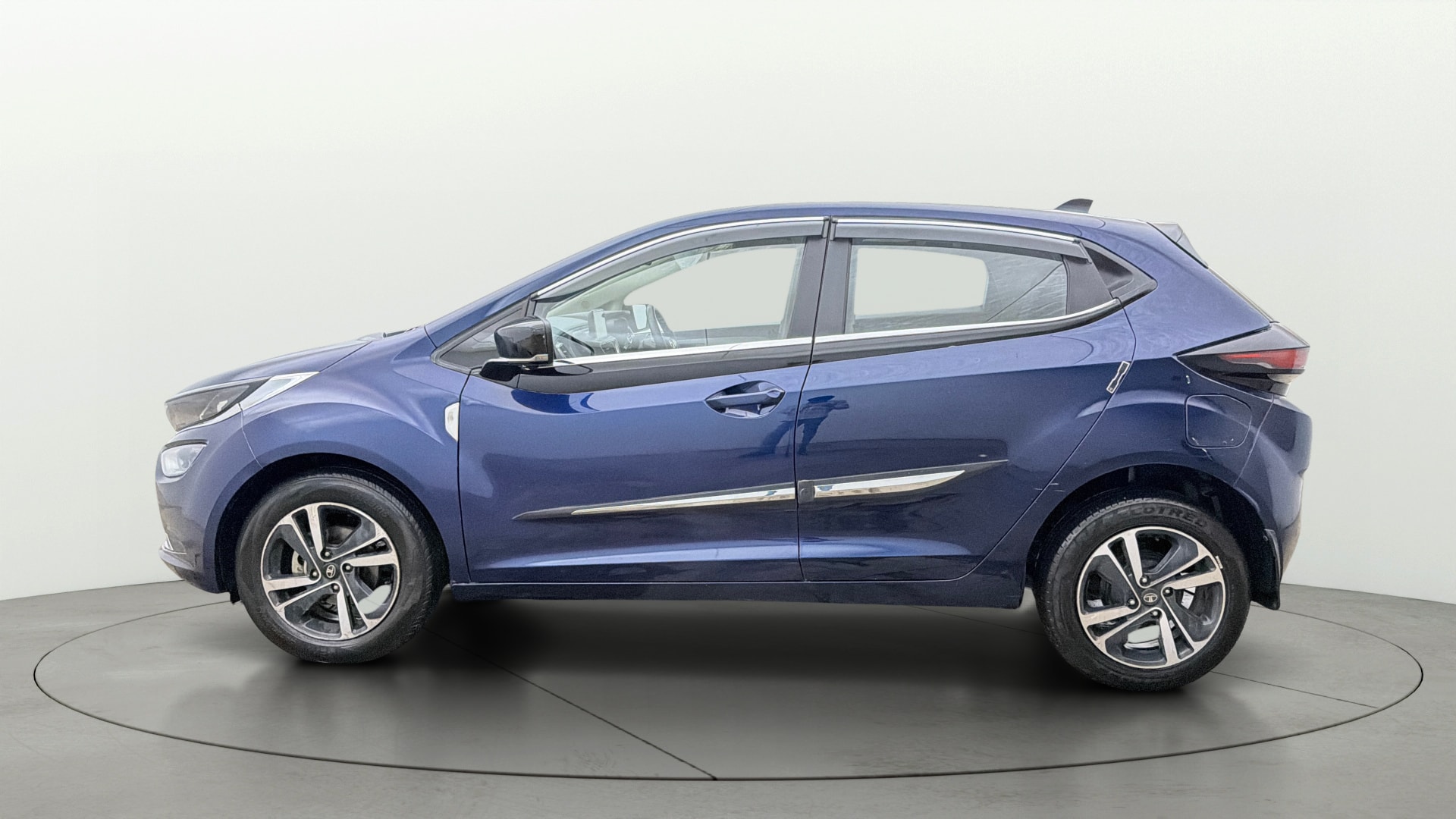 View 2023 Tata Altroz XZ Petrol Image 5 Used 2023 Tata Altroz XZ Petrol Image 5