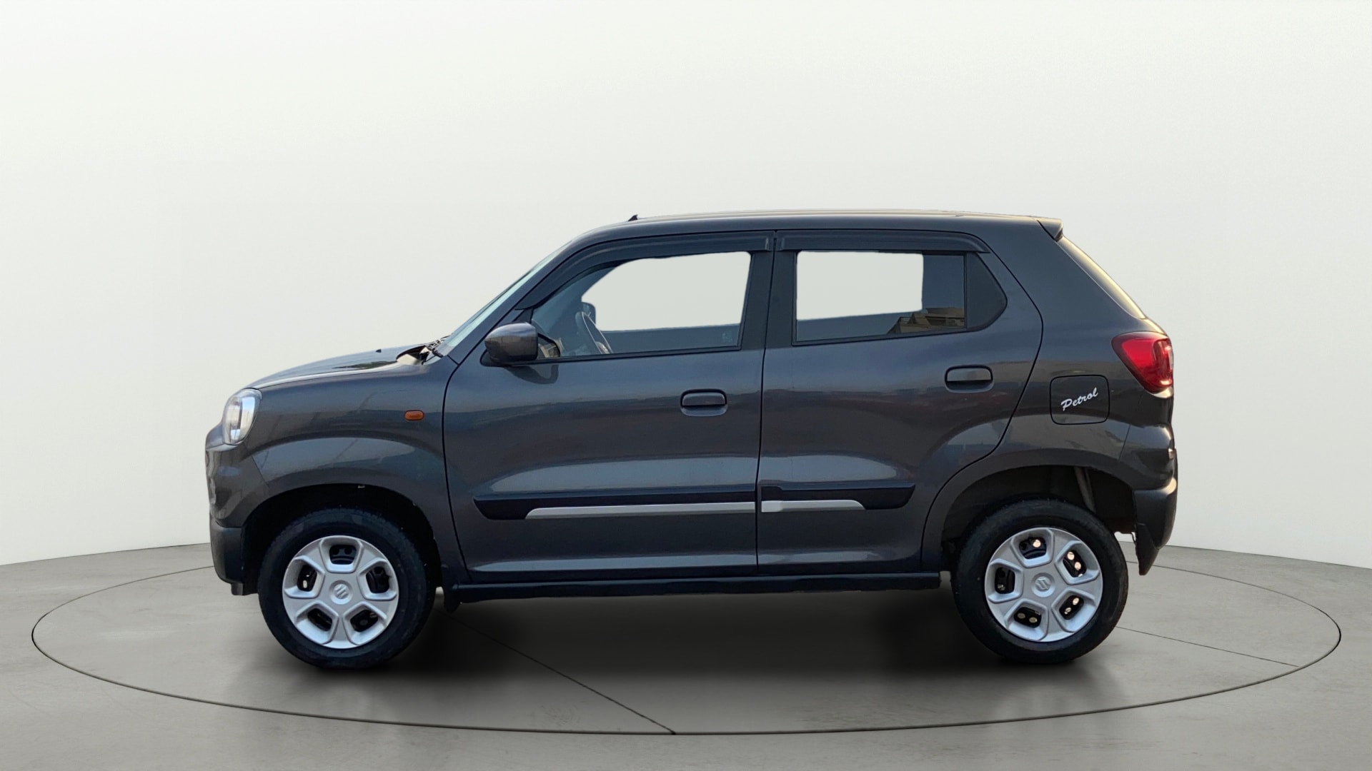 View 2023 Maruti Suzuki 1000 Base Variant Image 5 Used 2023 Maruti Suzuki 1000 Base Variant Image 5