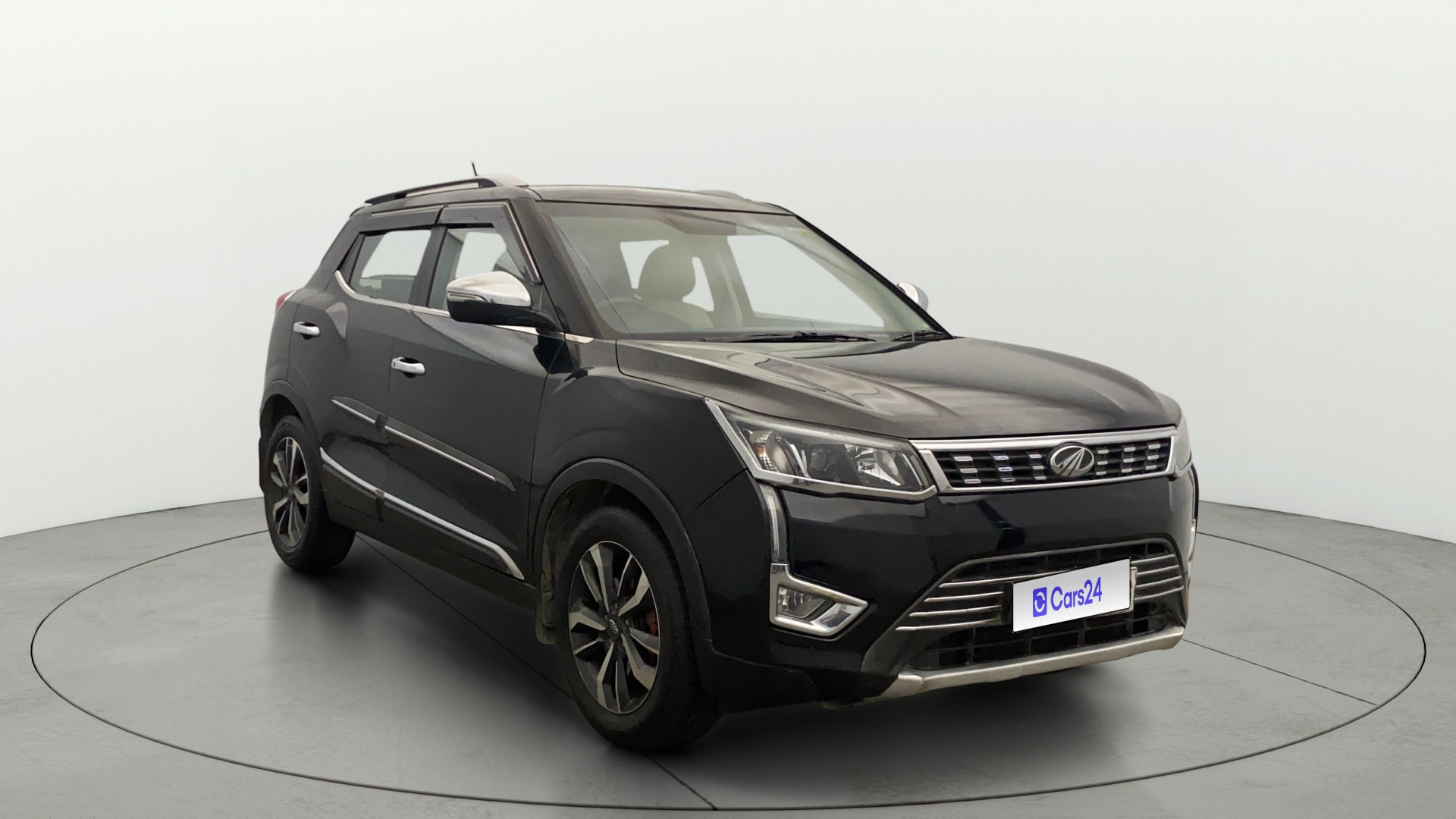 View 2019 Mahindra XUV300 W4 Petrol BS IV Image 15 Used 2019 Mahindra XUV300 W4 Petrol BS IV Image 15