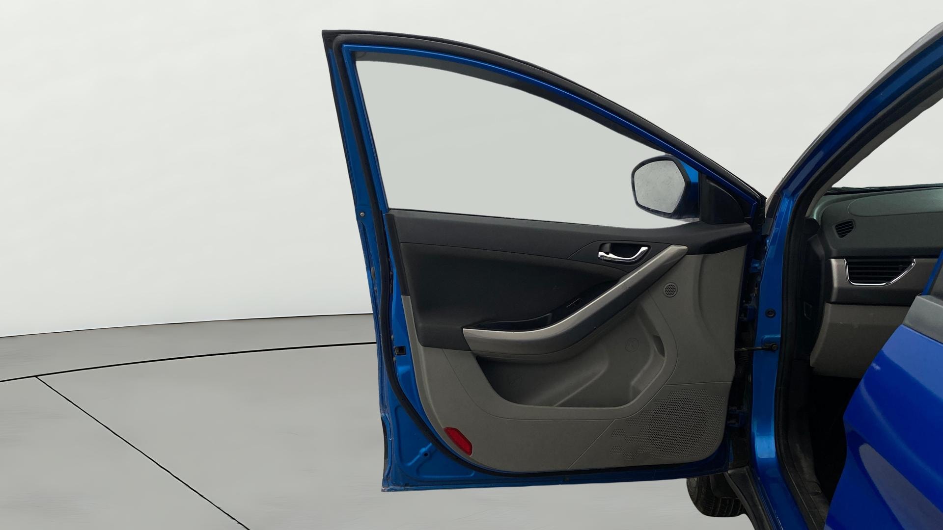 View 2019 Tata Nexon Revotron XE Image 31 Used 2019 Tata Nexon Revotron XE Image 31