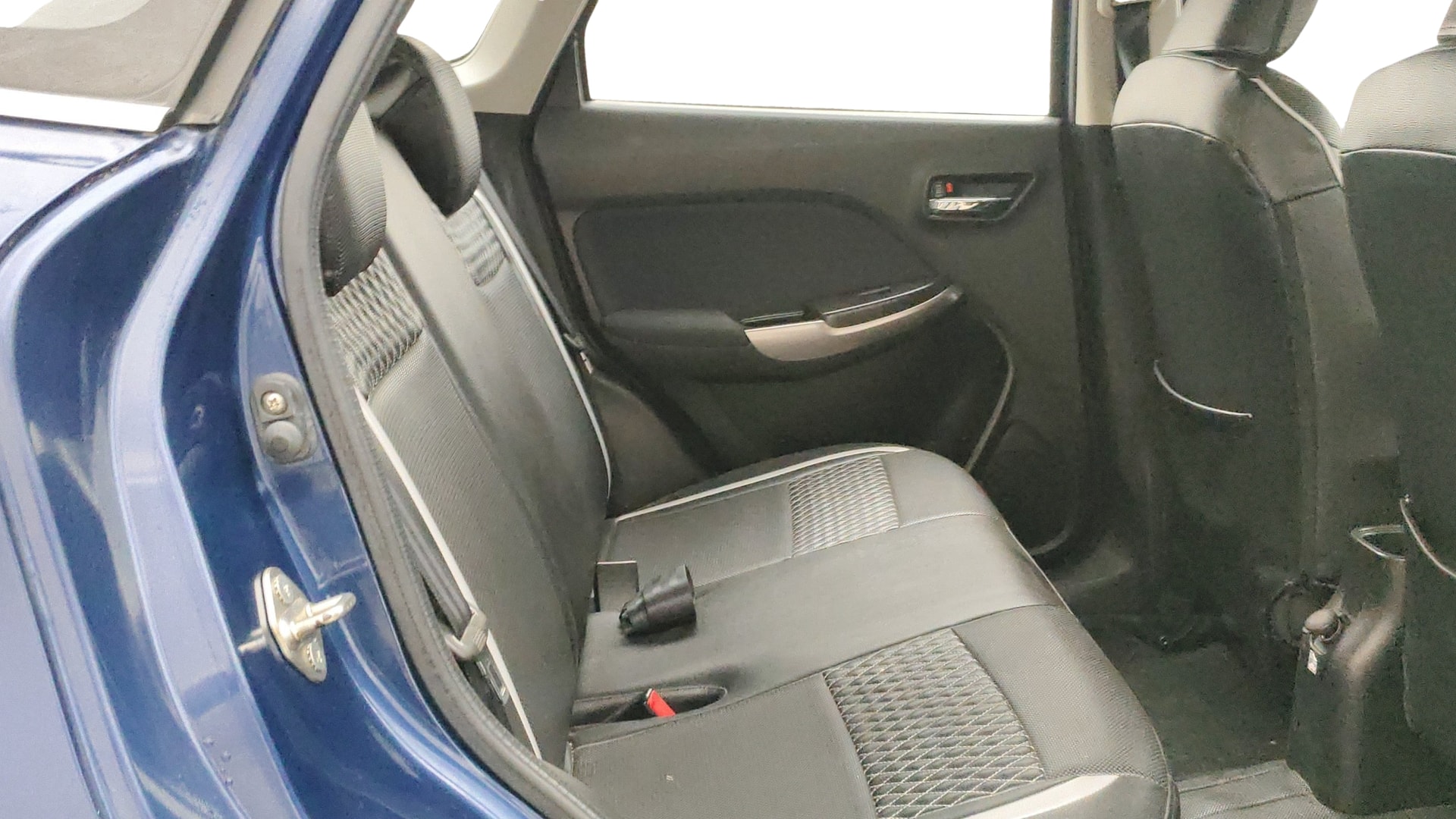 View 2019 Maruti Suzuki 1000 Base Variant Image 29 Used 2019 Maruti Suzuki 1000 Base Variant Image 29