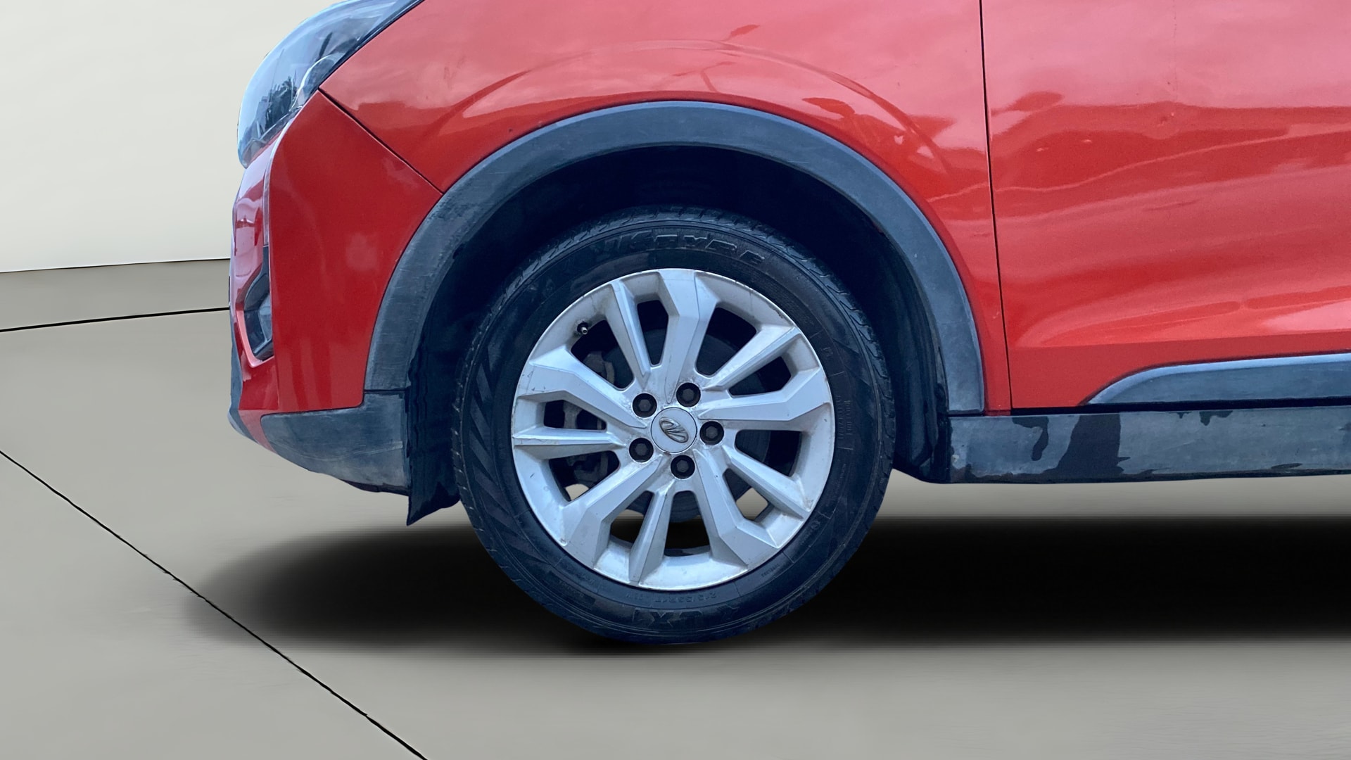 View 2019 Mahindra XUV300 W4 Petrol BS IV Image 29 Used 2019 Mahindra XUV300 W4 Petrol BS IV Image 29