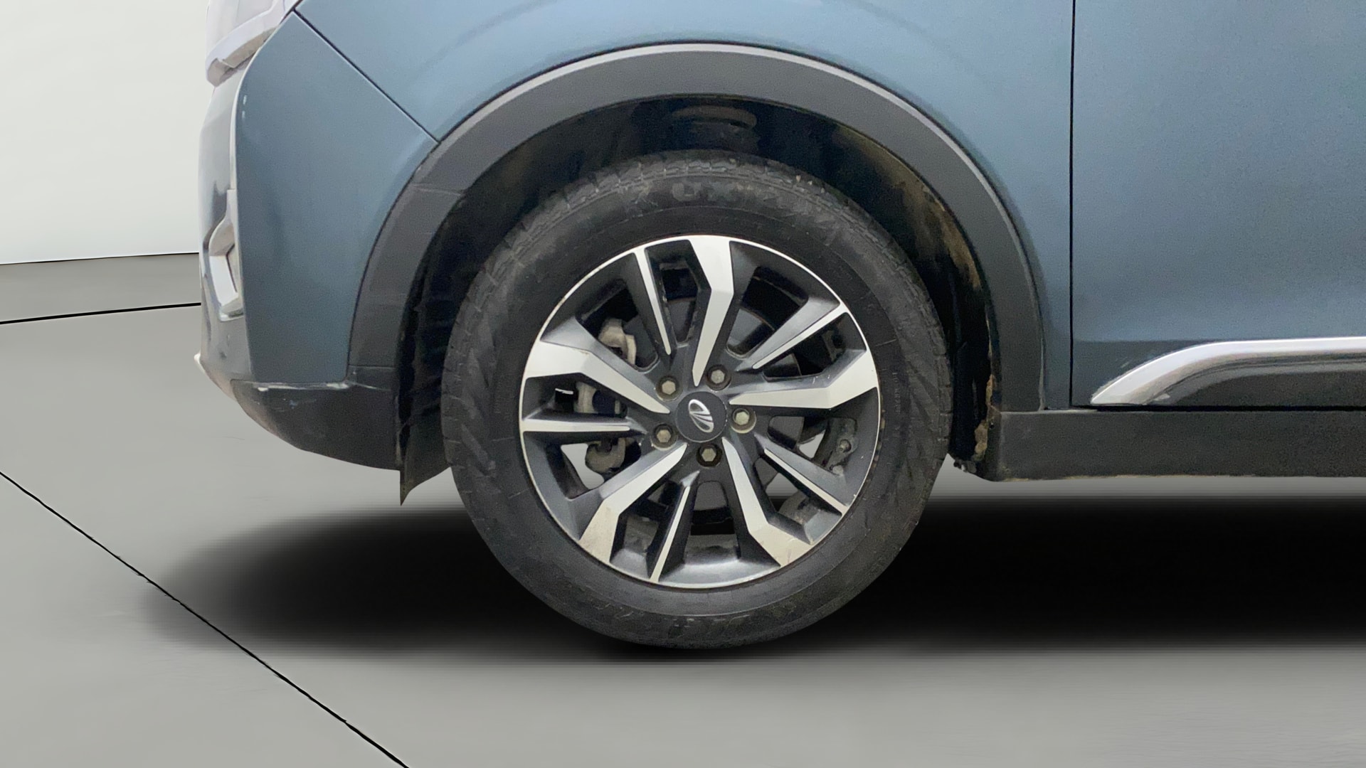 View 2019 Mahindra XUV300 W4 Petrol BS IV Image 37 Used 2019 Mahindra XUV300 W4 Petrol BS IV Image 37