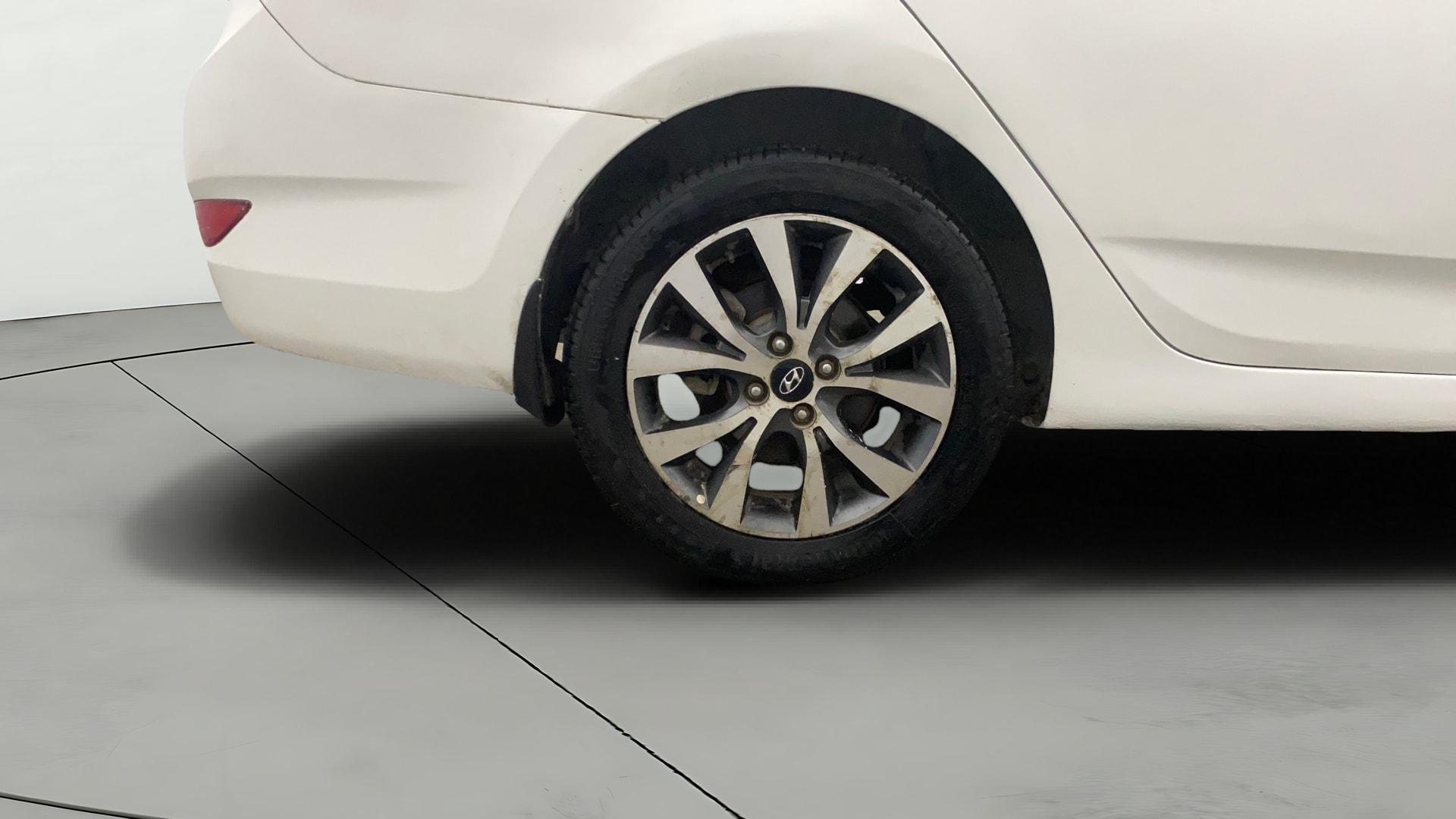 View 2014 Hyundai Fluidic Verna 1.6 VTVT SX Image 24 Used 2014 Hyundai Fluidic Verna 1.6 VTVT SX Image 24