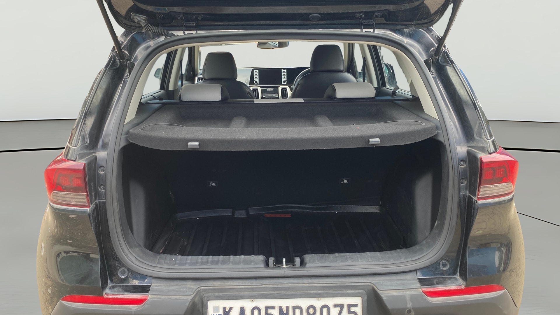 View 2022 Kia Sonet HTE Petrol Image 41 Used 2022 Kia Sonet HTE Petrol Image 41