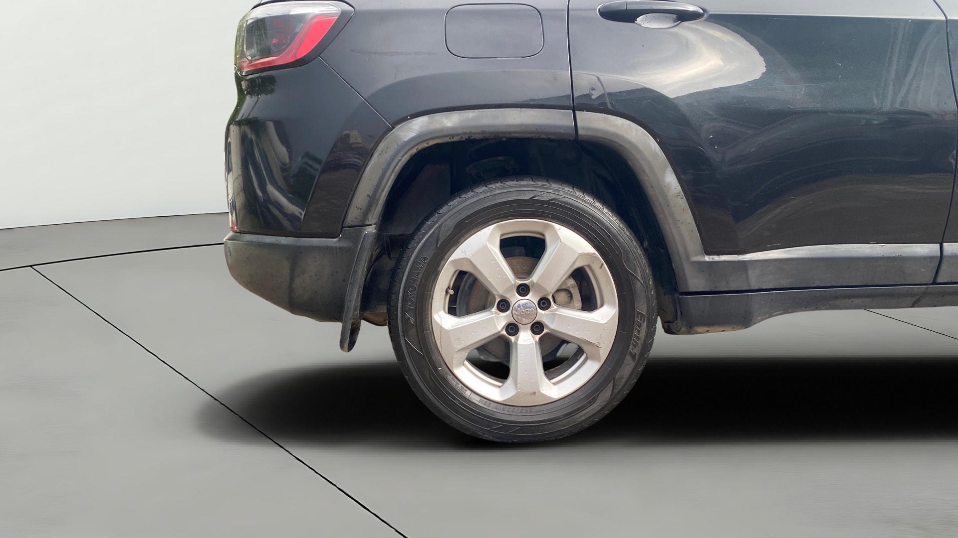 View 2018 Jeep Compass Limited 1.4 Multi AIR Petrol DDCT AT BS IV Image 24 Used 2018 Jeep Compass Limited 1.4 Multi AIR Petrol DDCT AT BS IV Image 24