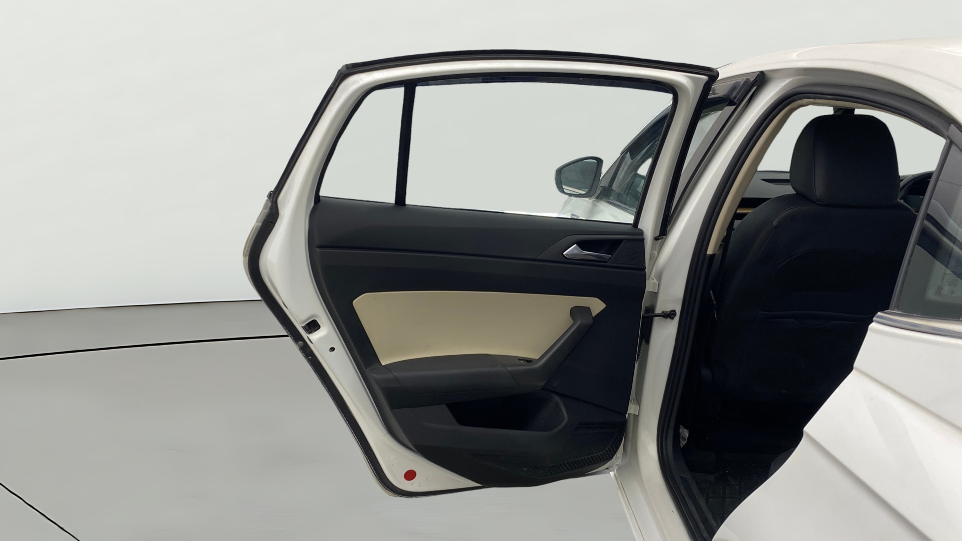 View 2023 Skoda Slavia Style 1.0 TSI AT Image 22 Used 2023 Skoda Slavia Style 1.0 TSI AT Image 22
