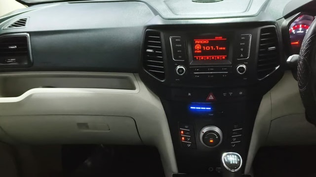View Mahindra XUV300 Image 17 Used Mahindra XUV300 Image 17