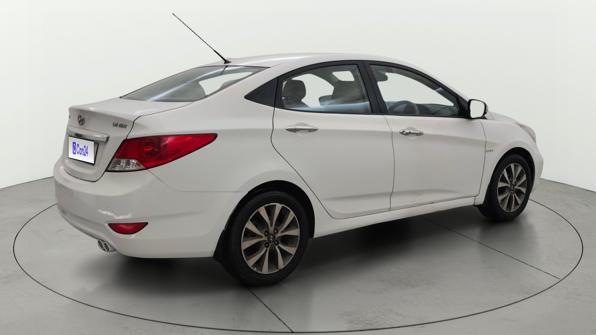 View 2013 Hyundai Fluidic Verna 1.6 VTVT SX O Image 43 Used 2013 Hyundai Fluidic Verna 1.6 VTVT SX O Image 43