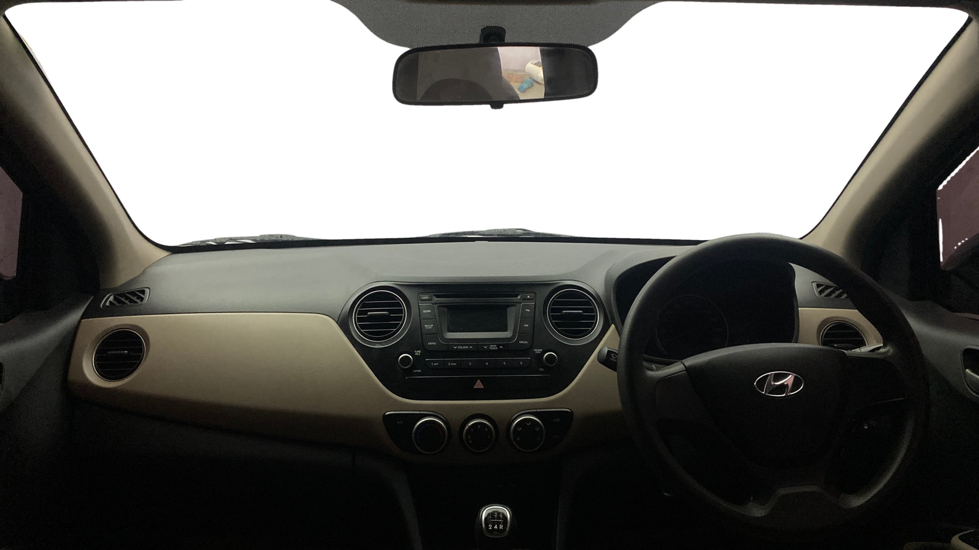 View 2014 Hyundai Grand i10 Sportz 1.2 Kappa Image 15 Used 2014 Hyundai Grand i10 Sportz 1.2 Kappa Image 15