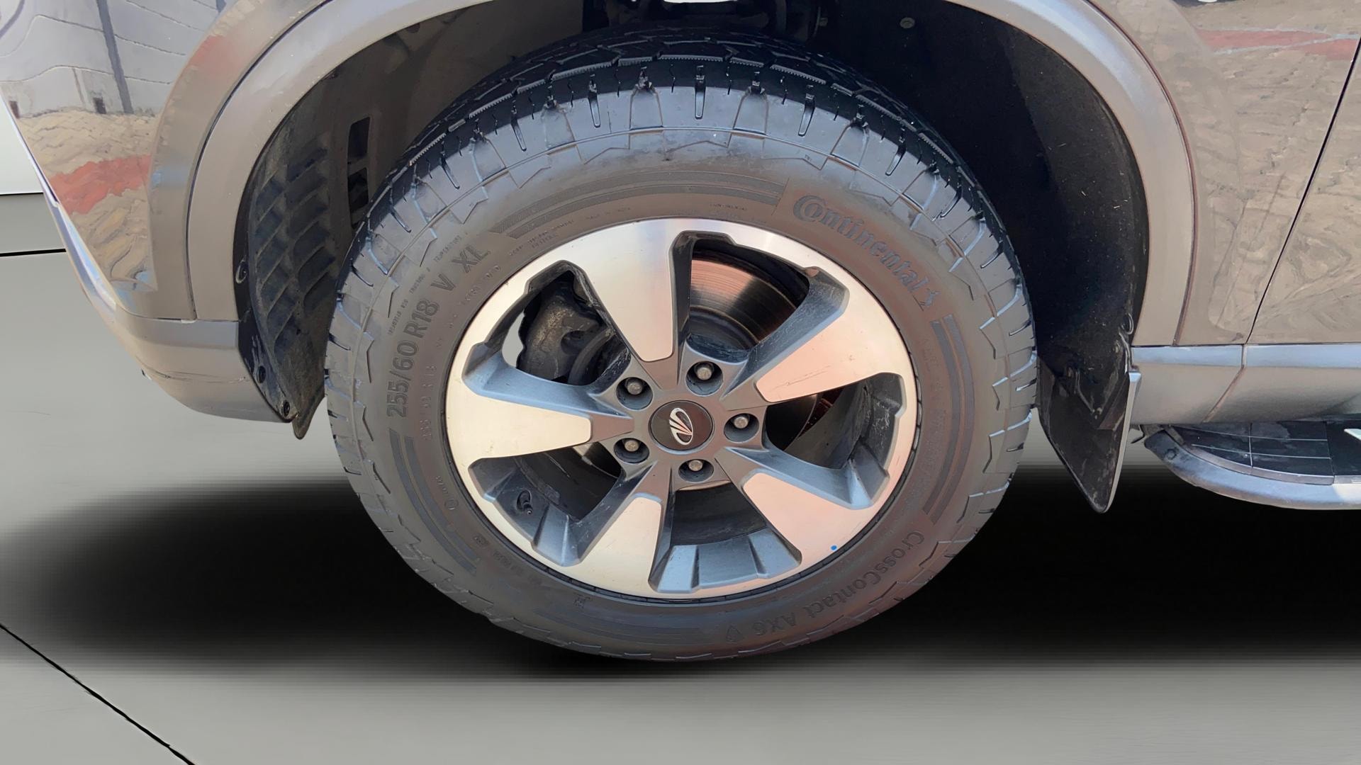 View 2019 Mahindra Alturas G4 4WD AT Image 37 Used 2019 Mahindra Alturas G4 4WD AT Image 37