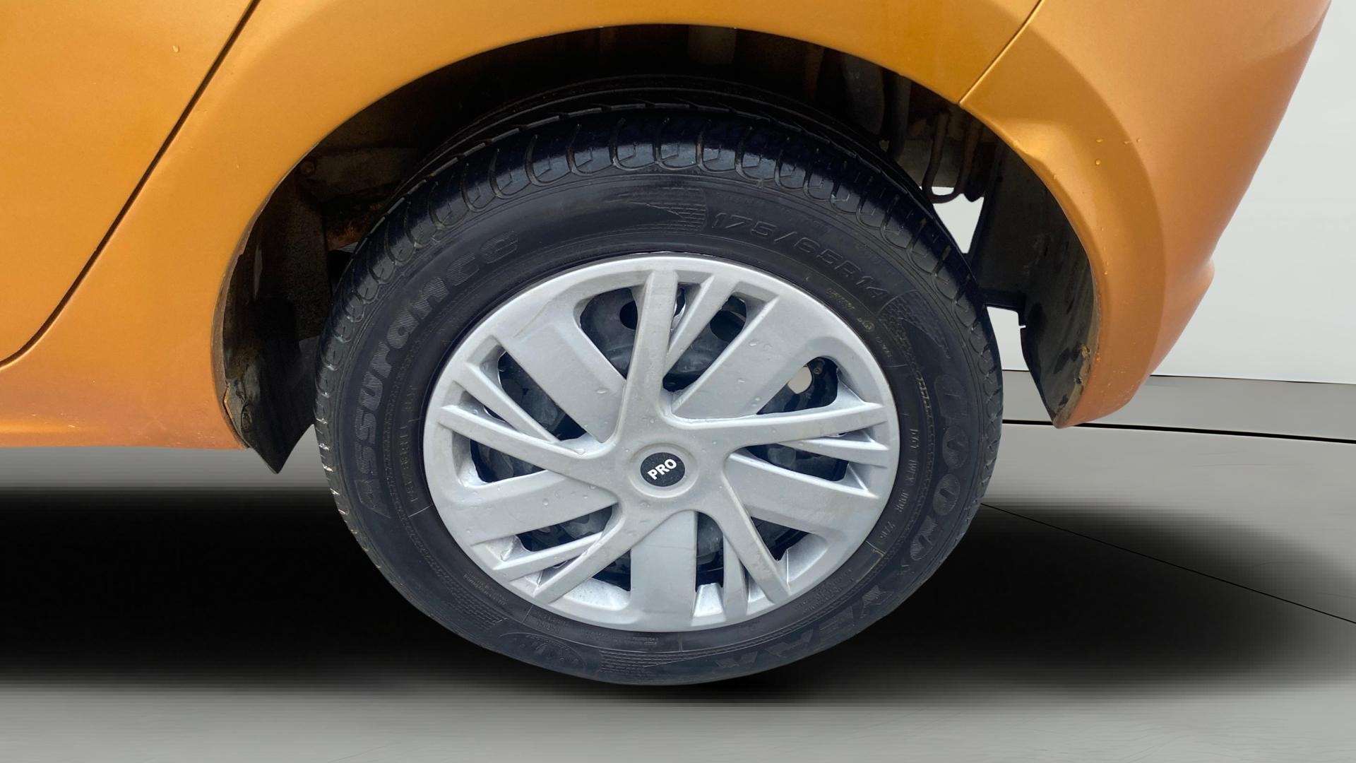 View 2016 Tata Tiago Revotorq XB Image 11 Used 2016 Tata Tiago Revotorq XB Image 11