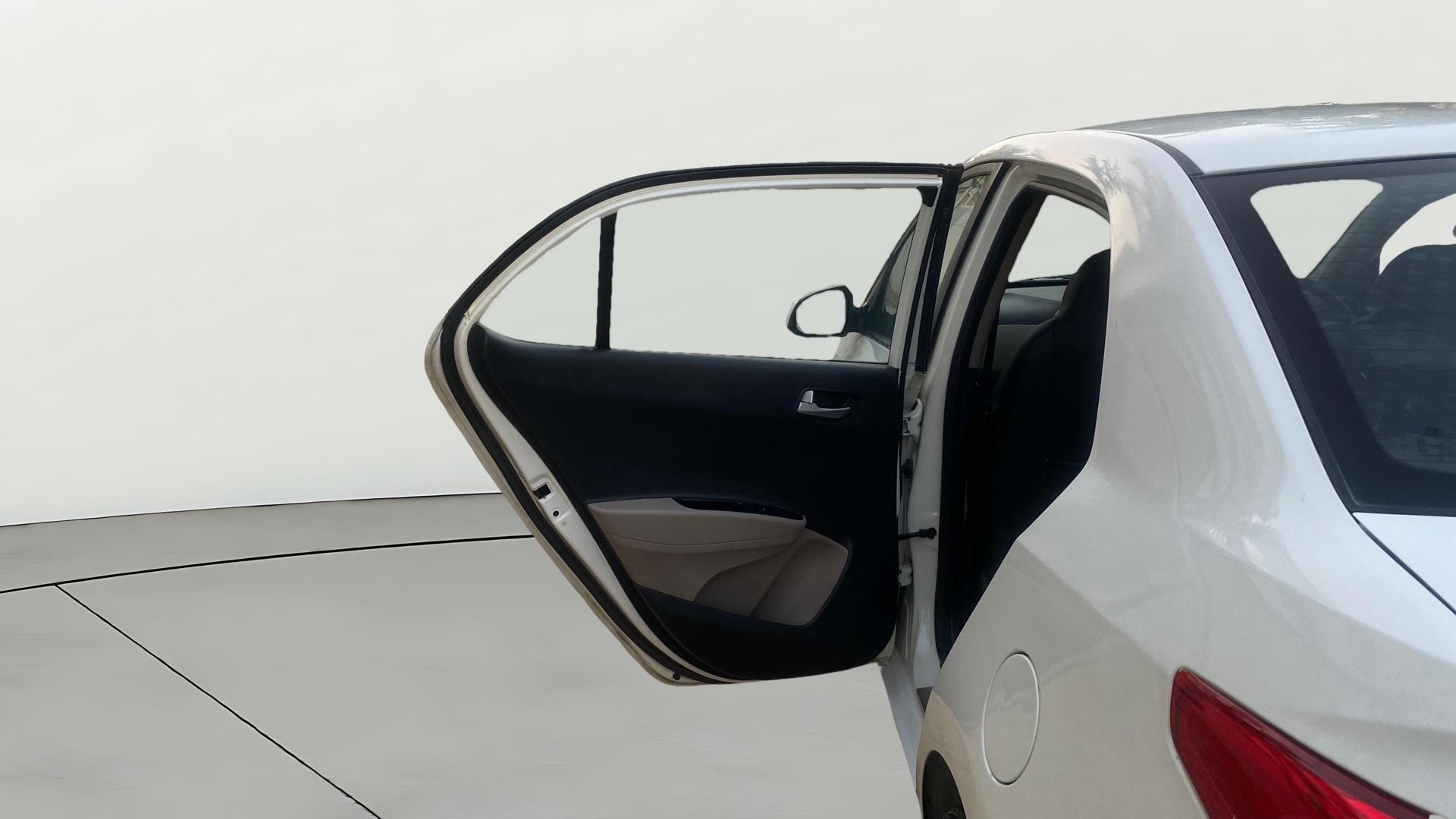 View 2014 Hyundai Xcent E Petrol Image 23 Used 2014 Hyundai Xcent E Petrol Image 23