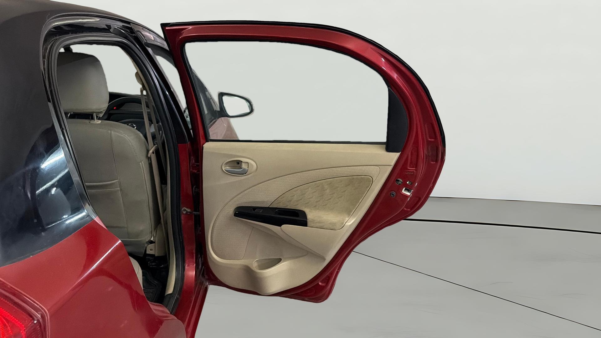 View 2018 Toyota Etios Liva V Image 7 Used 2018 Toyota Etios Liva V Image 7