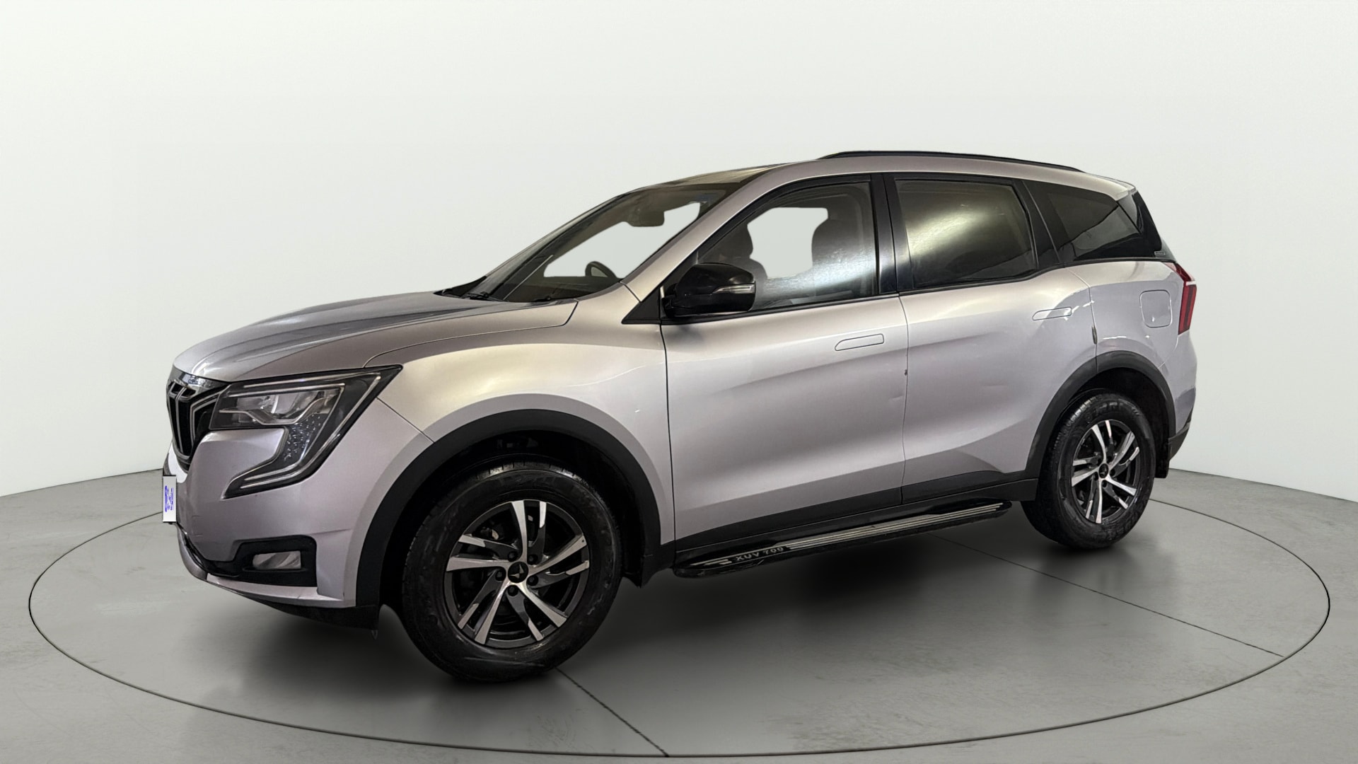 View 2025 Mahindra XUV700 MX Petrol 5 STR Image 23 Used 2025 Mahindra XUV700 MX Petrol 5 STR Image 23