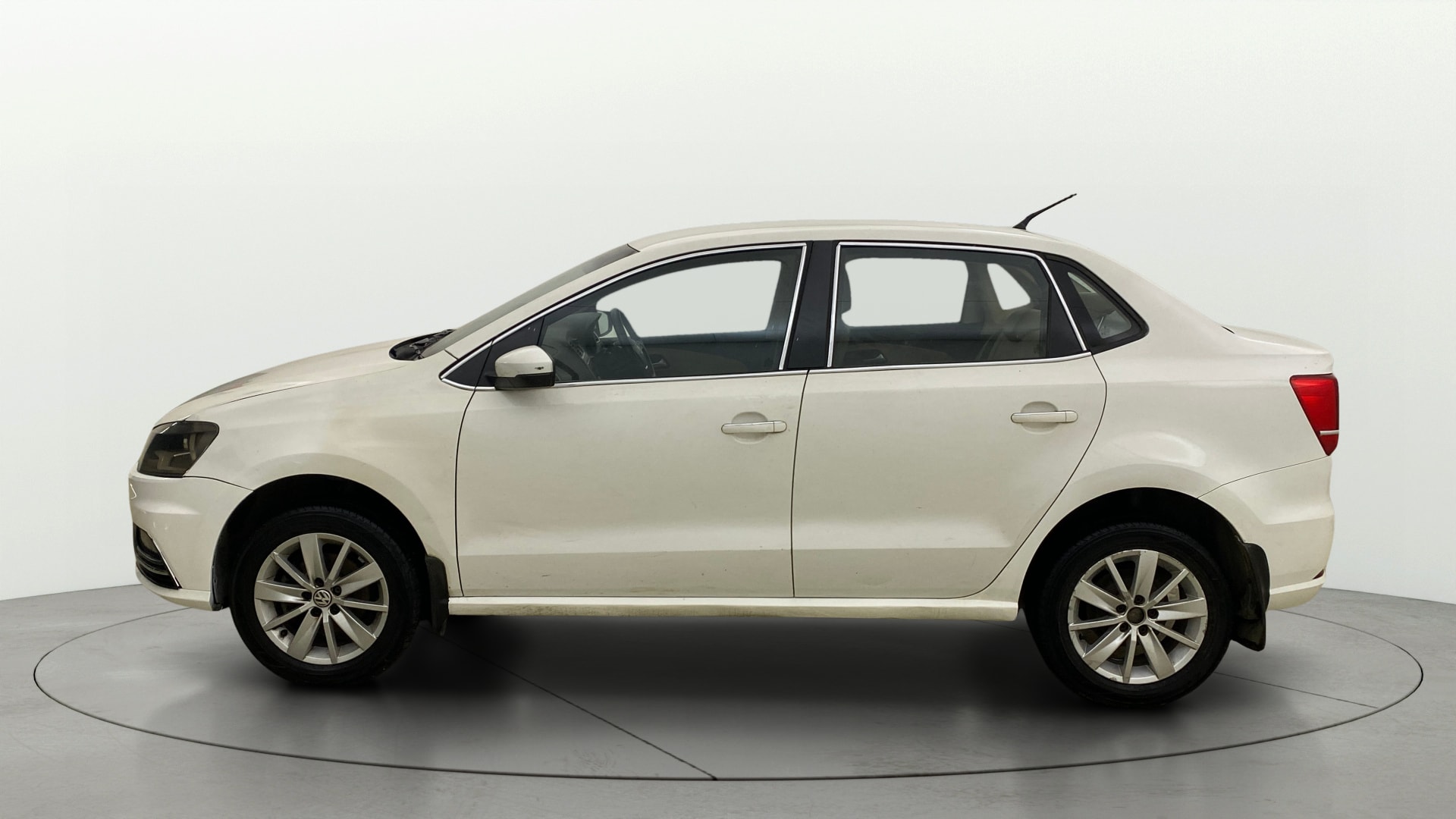 View 2016 Volkswagen Ameo 1.2L MPI Petrol Comfortline Image 5 Used 2016 Volkswagen Ameo 1.2L MPI Petrol Comfortline Image 5