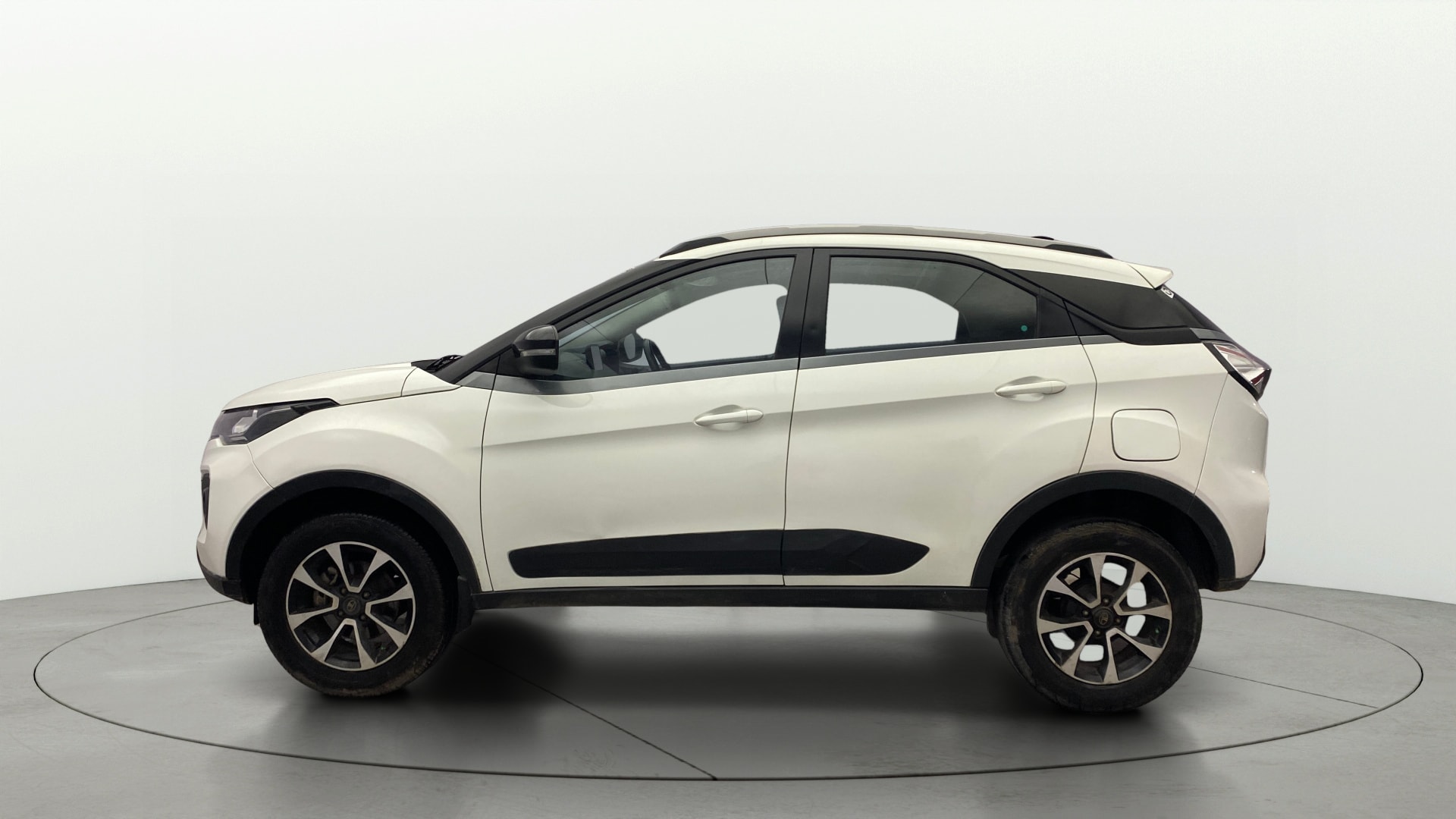 View 2021 Tata Nexon Revotron XE Image 6 Used 2021 Tata Nexon Revotron XE Image 6