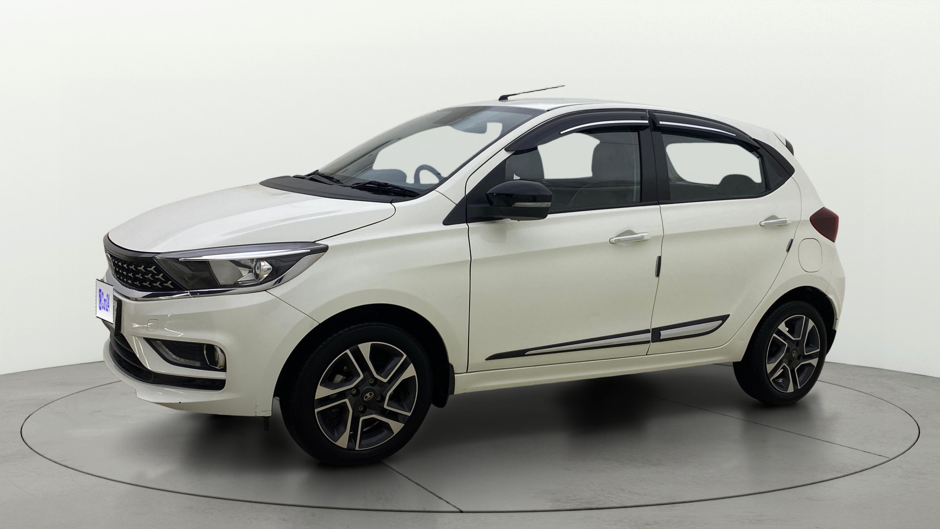 View 2024 Tata Tiago Revotorq XB Image 22 Used 2024 Tata Tiago Revotorq XB Image 22