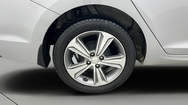 View Hyundai Verna Image 25 Used Hyundai Verna Image 25