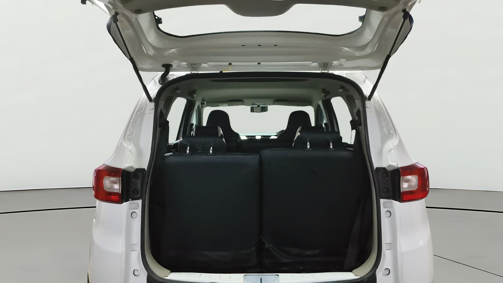 View 2021 Renault Triber RXZ Image 39 Used 2021 Renault Triber RXZ Image 39