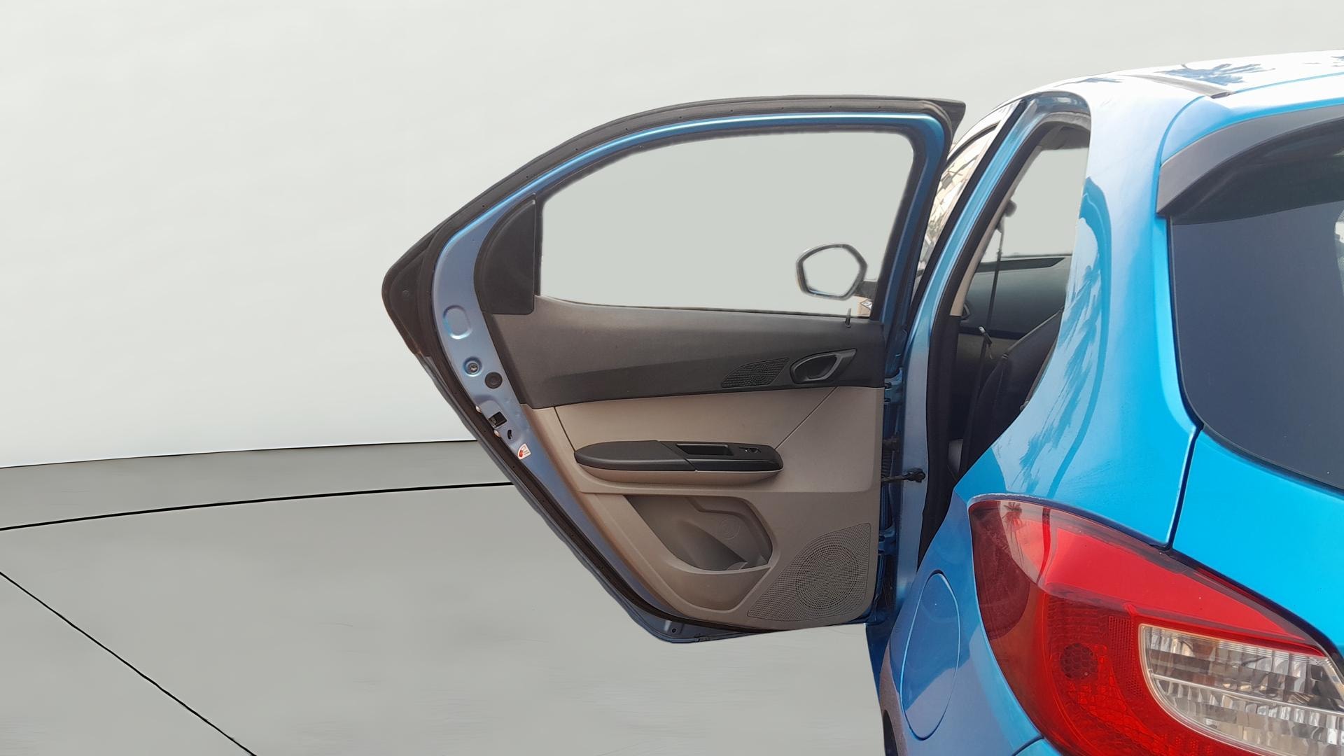 View 2016 Tata Tiago Revotorq XB Image 14 Used 2016 Tata Tiago Revotorq XB Image 14