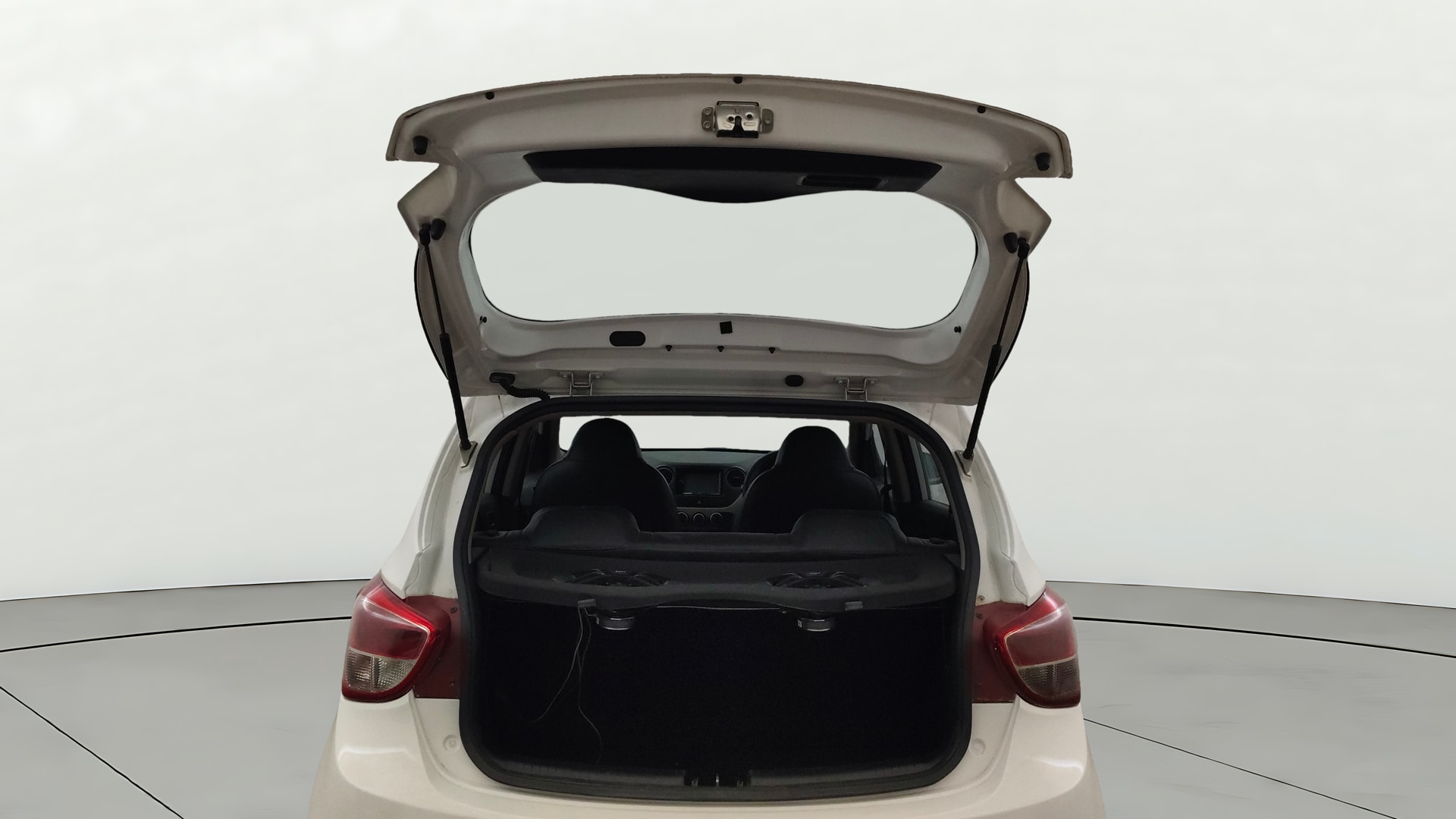 View 2016 Hyundai Grand i10 Magna 1.2 Kappa VTVT Image 16 Used 2016 Hyundai Grand i10 Magna 1.2 Kappa VTVT Image 16