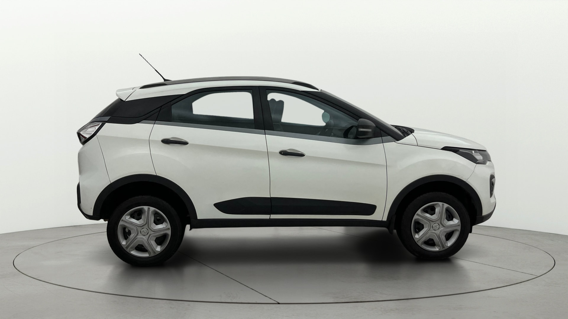 View 2020 Tata Nexon Revotron XM Image 8 Used 2020 Tata Nexon Revotron XM Image 8