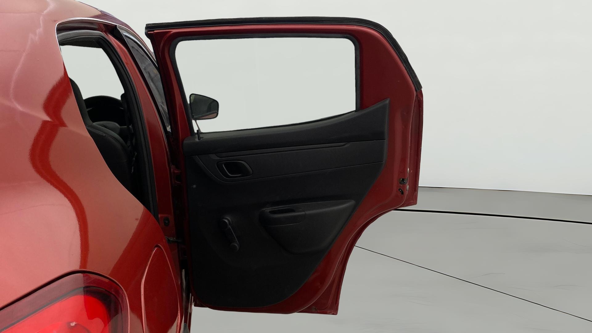 View 2017 Renault Kwid RXL 1.0 Image 7 Used 2017 Renault Kwid RXL 1.0 Image 7