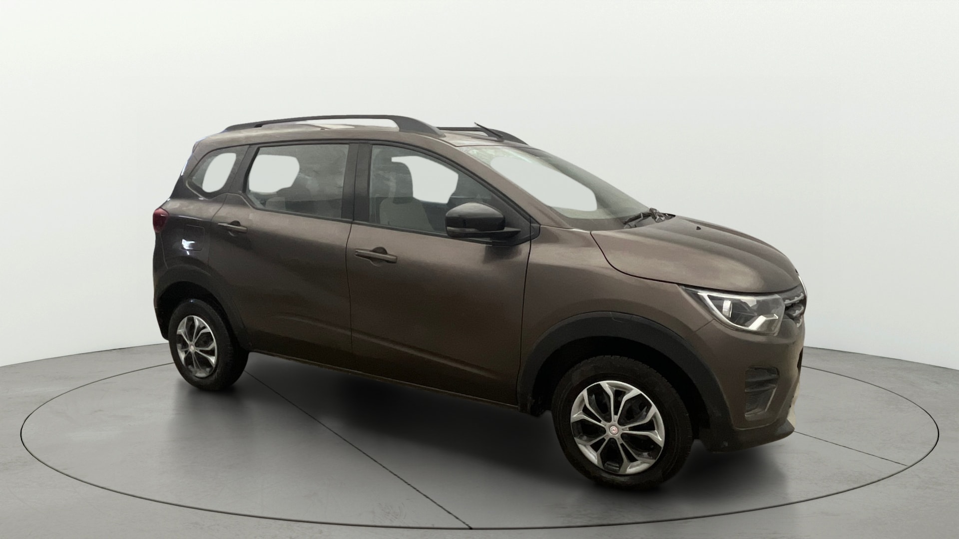 View 2022 Renault Triber RXT Image 22 Used 2022 Renault Triber RXT Image 22