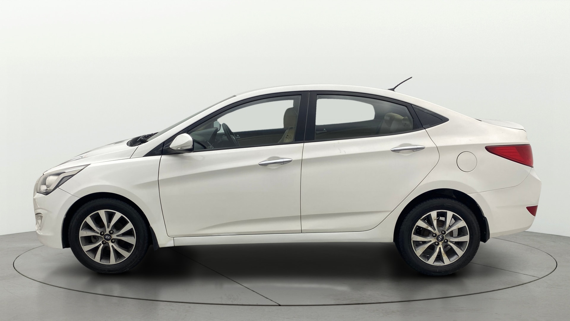View 2015 Hyundai Fluidic Verna 1.4 CRDI Base Image 6 Used 2015 Hyundai Fluidic Verna 1.4 CRDI Base Image 6
