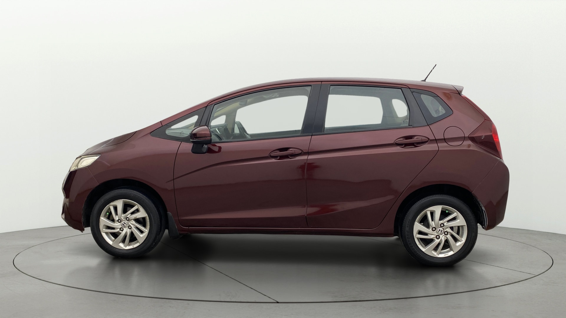 View 2016 Honda Jazz E MT Diesel Image 5 Used 2016 Honda Jazz E MT Diesel Image 5