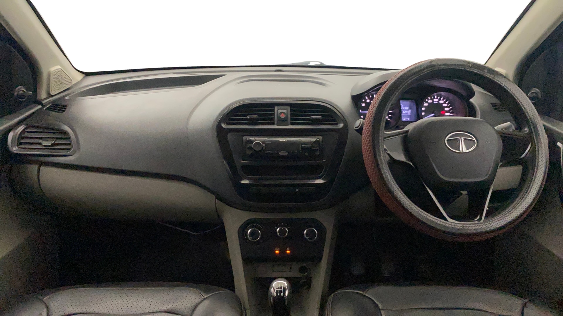 View 2018 Tata Tiago Revotorq XB Image 32 Used 2018 Tata Tiago Revotorq XB Image 32