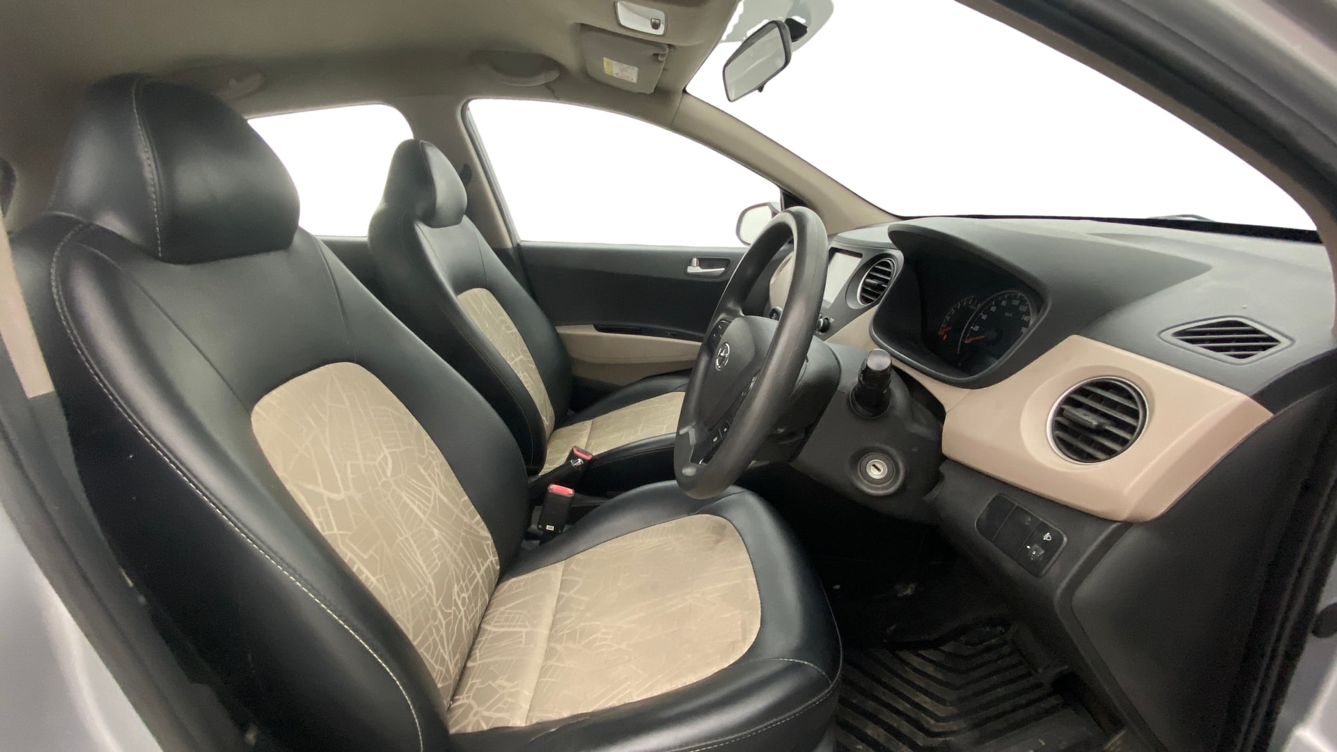 View 2019 Hyundai Grand i10 1.2 Sportz AT Petrol Image 26 Used 2019 Hyundai Grand i10 1.2 Sportz AT Petrol Image 26
