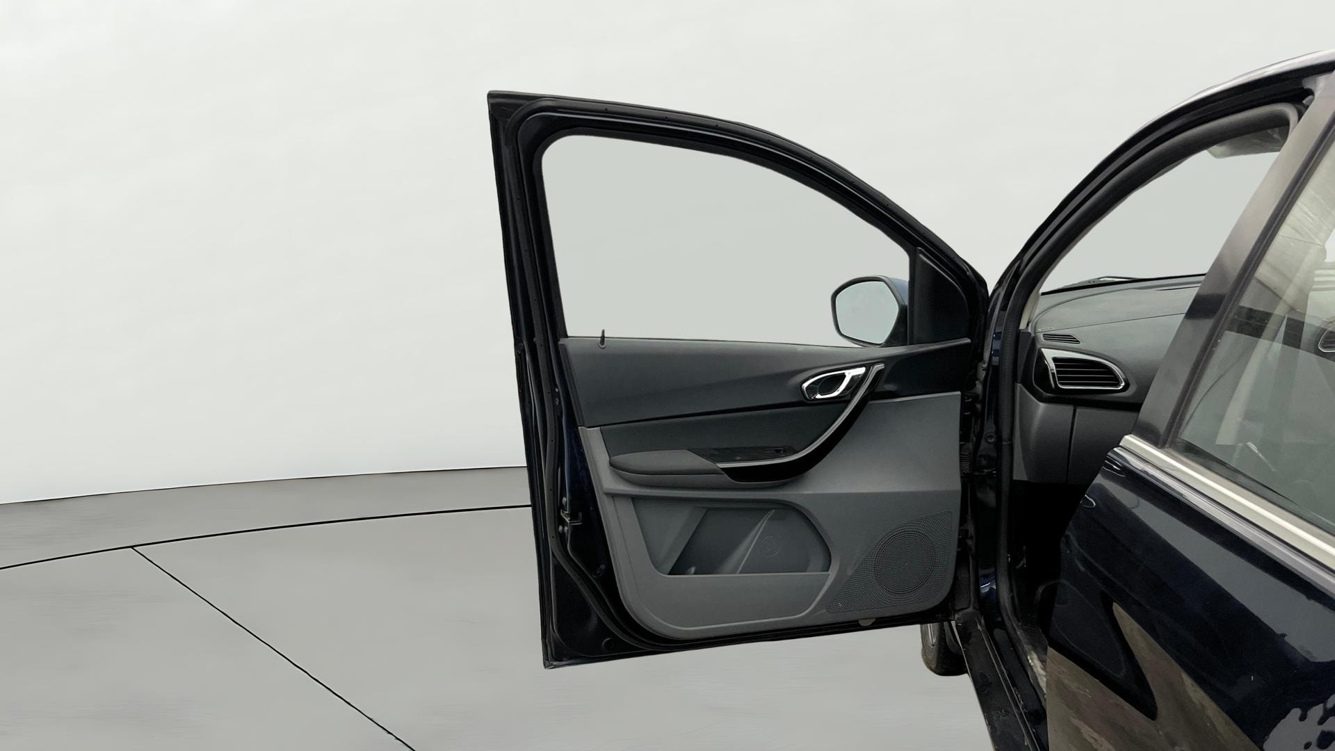 View 2019 Tata Tigor XE Diesel Image 35 Used 2019 Tata Tigor XE Diesel Image 35