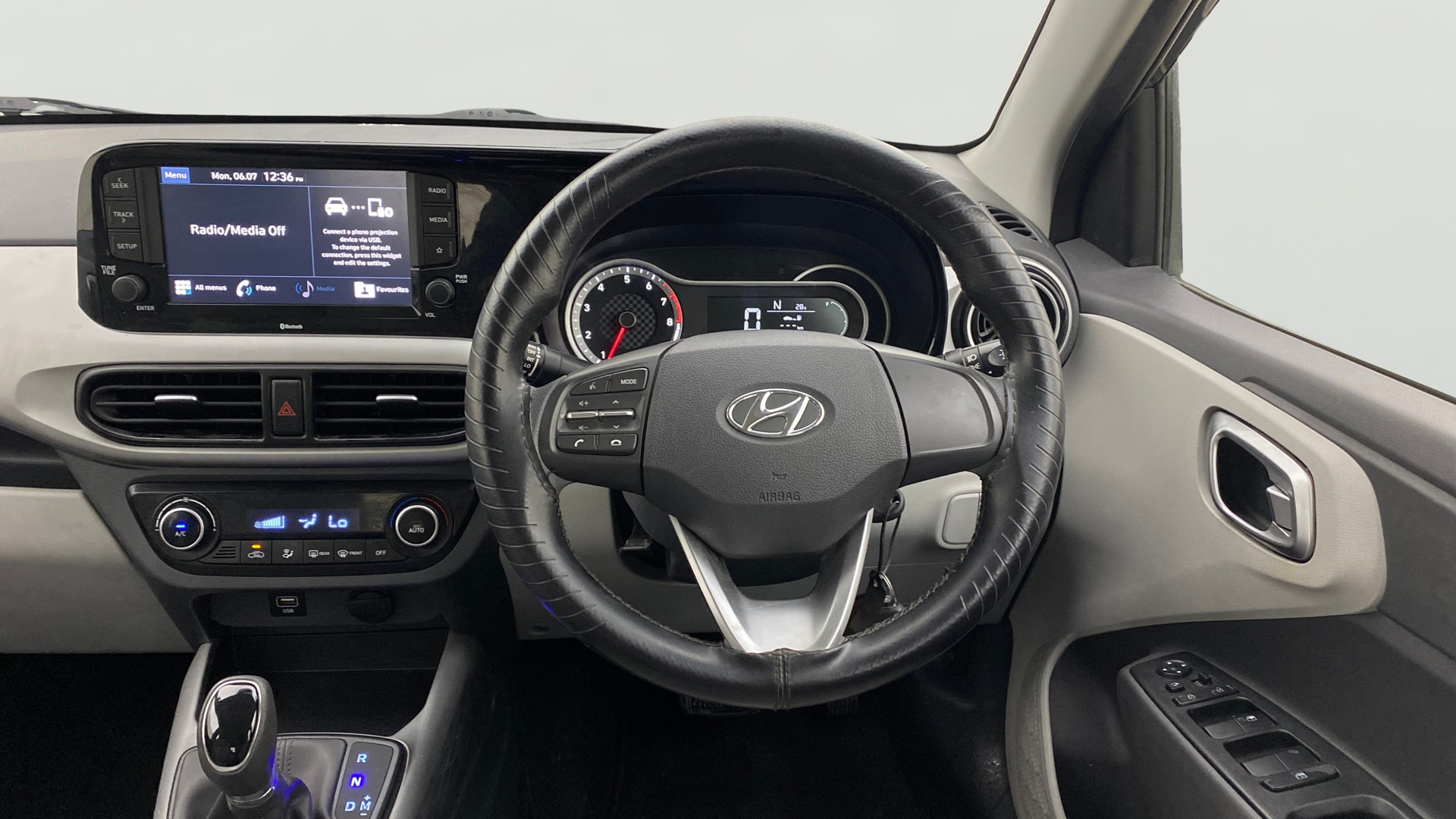View 2022 Hyundai Grand i10 Nios Sportz Petrol AMT Image 12 Used 2022 Hyundai Grand i10 Nios Sportz Petrol AMT Image 12