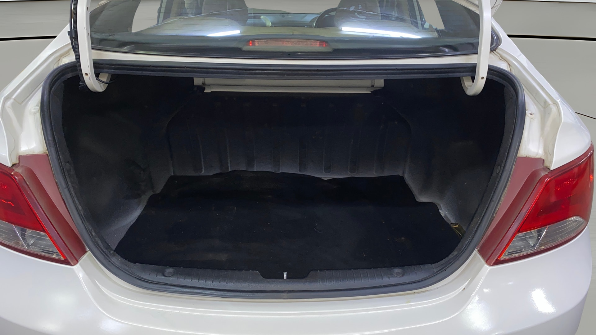 View 2015 Hyundai Fluidic Verna 1.6 VTVT S O Image 39 Used 2015 Hyundai Fluidic Verna 1.6 VTVT S O Image 39