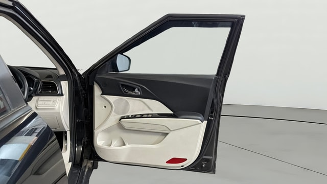 View Mahindra XUV300 Image 47 Used Mahindra XUV300 Image 47