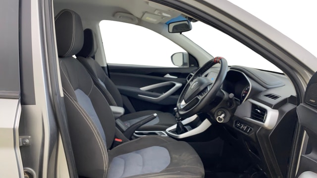 View MG Hector Image 17 Used MG Hector Image 17
