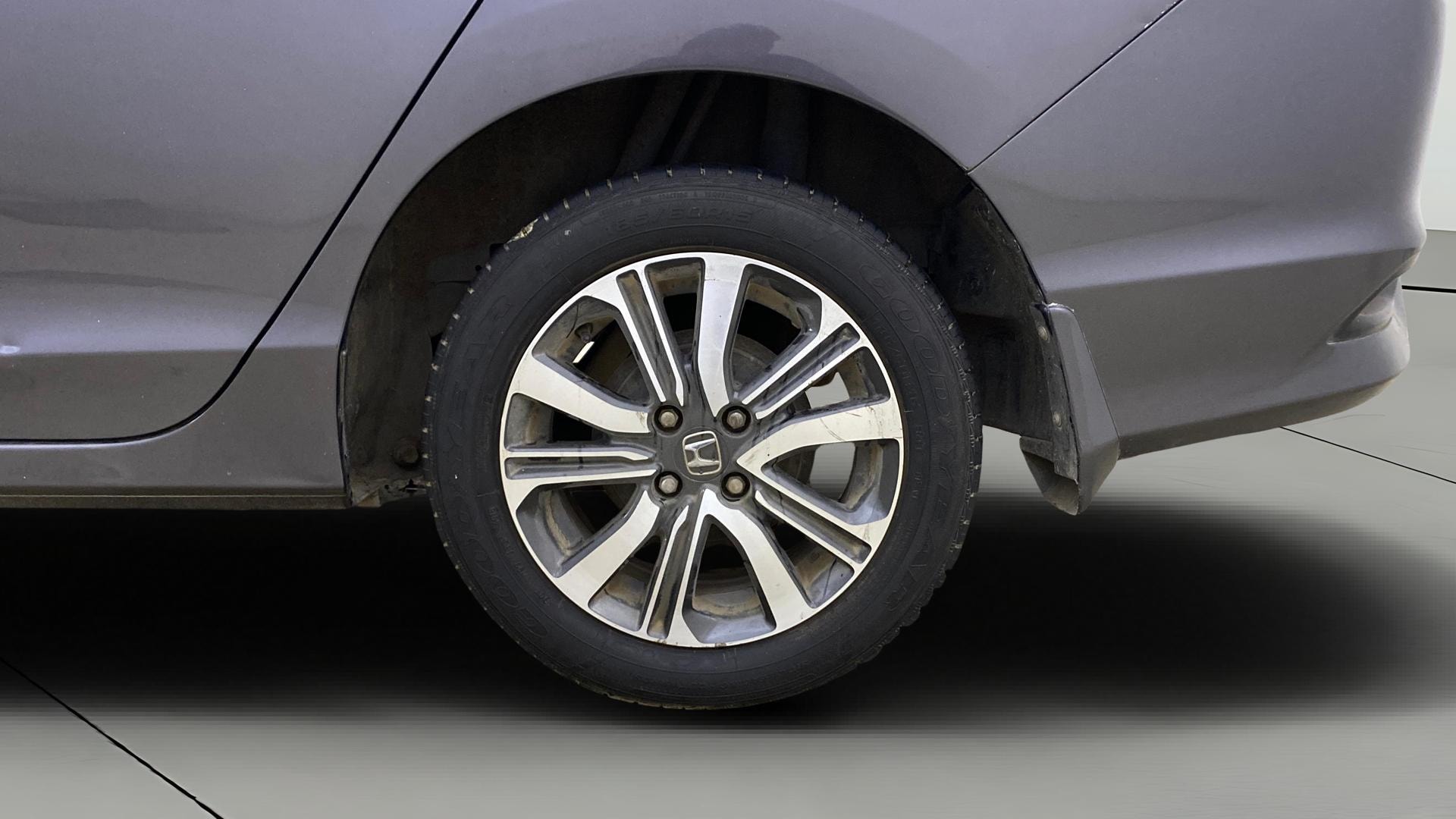 View 2017 Honda City ZX MT Diesel Anniversary Edition Image 12 Used 2017 Honda City ZX MT Diesel Anniversary Edition Image 12