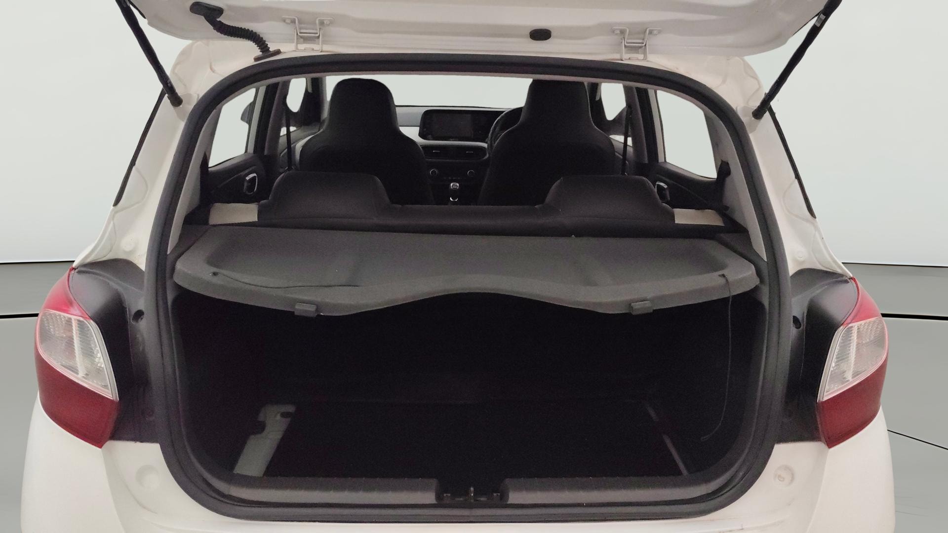 View 2022 Hyundai Grand i10 Nios Sportz Petrol Image 37 Used 2022 Hyundai Grand i10 Nios Sportz Petrol Image 37