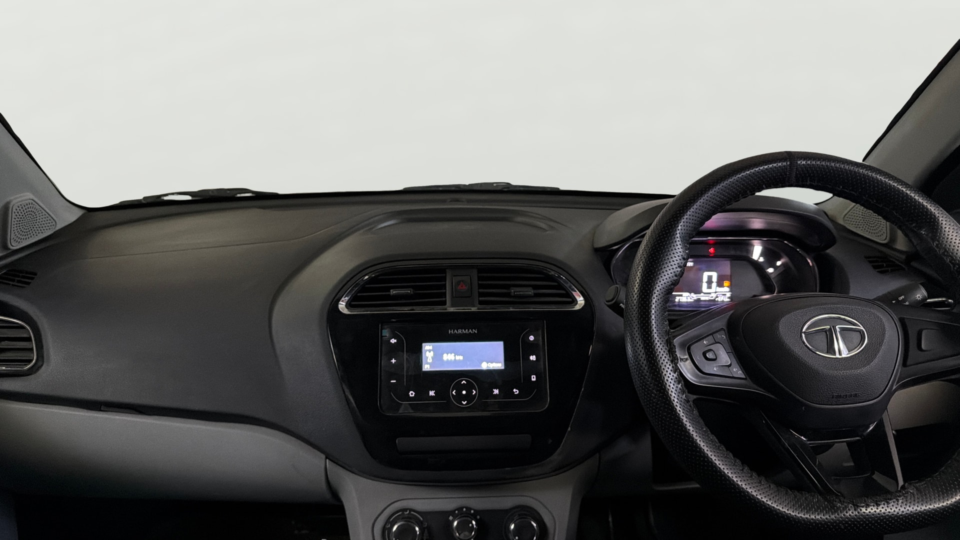 View 2021 Tata Tiago Revotorq XB Image 17 Used 2021 Tata Tiago Revotorq XB Image 17