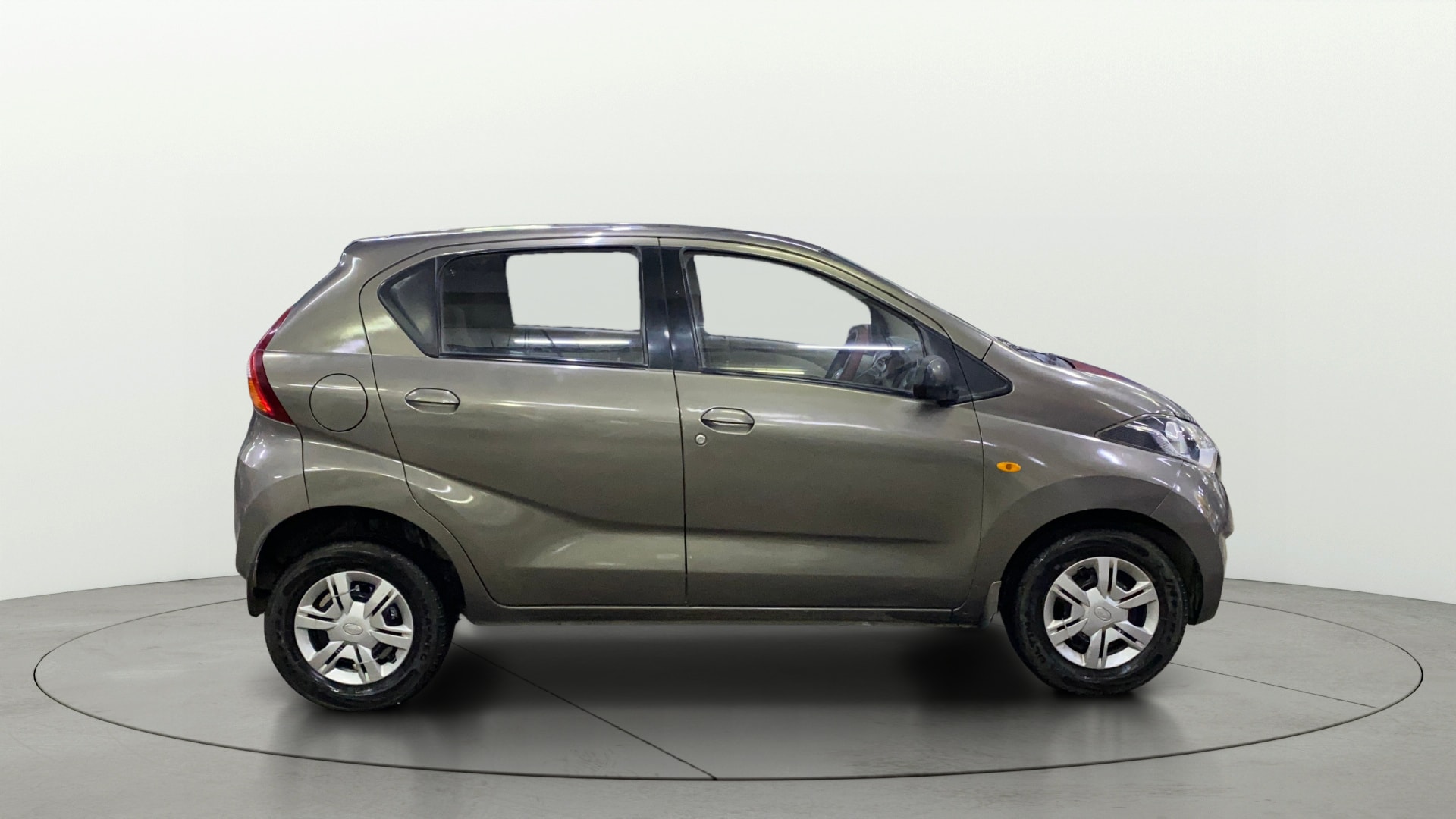 View 2016 Datsun Redi GO T Image 8 Used 2016 Datsun Redi GO T Image 8