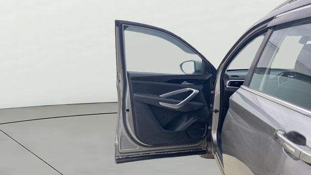 View MG Hector Image 39 Used MG Hector Image 39