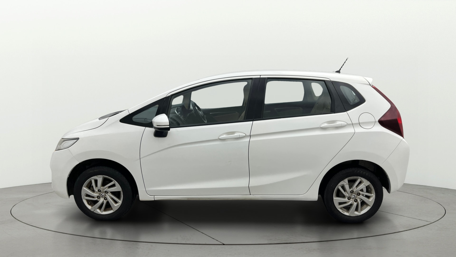 View 2015 Honda Jazz E MT Diesel Image 27 Used 2015 Honda Jazz E MT Diesel Image 27